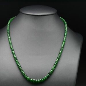 Chrome-diopside necklace
