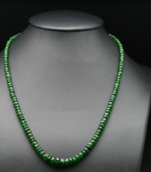 Chrome-diopside necklace