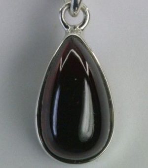 Garnet pendant - almandien