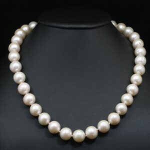 Pearl necklace