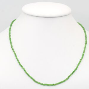 Chrome-diopside necklace