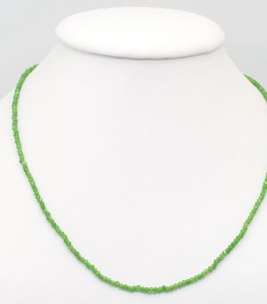 Chrome-diopside necklace