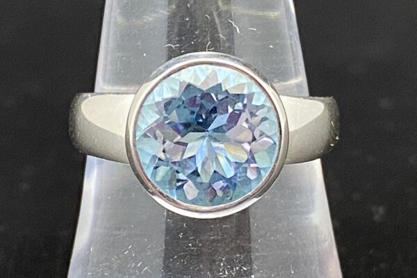 Prsten topaz